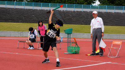 写真４（陸上競技２）ジャベリックスロー大会新記録（２位）