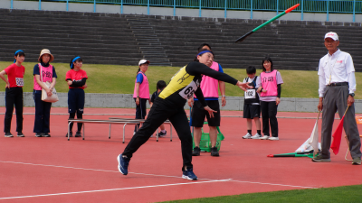 写真10（陸上競技８）高等部女子ジャベリックスロー