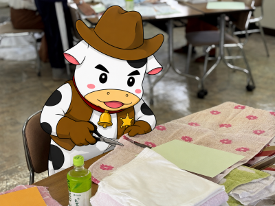 【写真５】本校イメージマスコット「やまもうくん」も参加しました？？